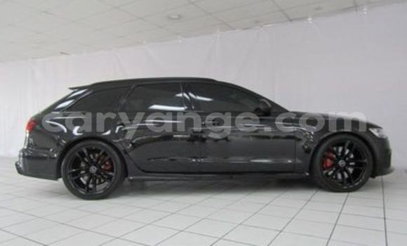 Acheter Occasion Voiture Audi RS6 Noir à Swakopmund, Namibie Acheter Occasion Voiture Audi RS6 Noir à Swakopmund, Namibie