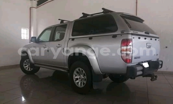 Acheter Occasion Voiture Isuzu KB Autre à Windhoek, Namibie Acheter Occasion Voiture Isuzu KB Autre à Windhoek, Namibie