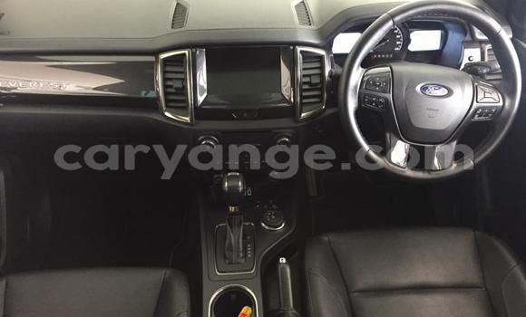 Acheter Occasion Voiture Ford Everest Rouge à Gobabis, Omaheke Acheter Occasion Voiture Ford Everest Rouge à Gobabis, Omaheke