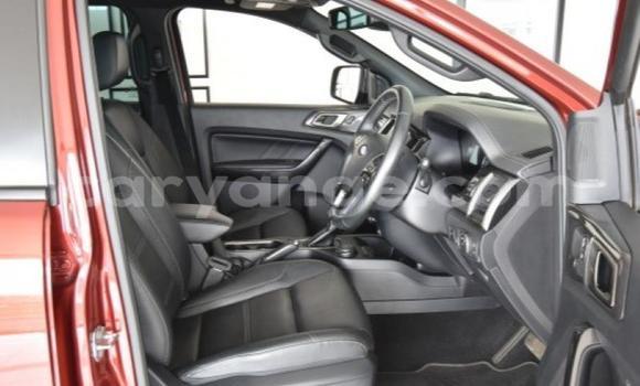 Acheter Occasion Voiture Ford Everest Rouge à Gobabis, Omaheke Acheter Occasion Voiture Ford Everest Rouge à Gobabis, Omaheke