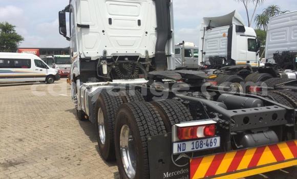 Buy Used Mercedes‒Benz 1722 White Truck in Windhoek in Namibia Buy Used Mercedes‒Benz 1722 White Truck in Windhoek in Namibia