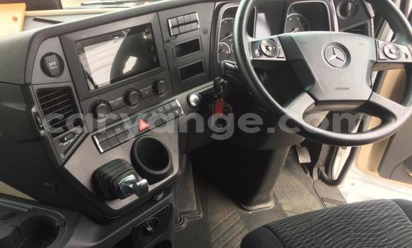Buy Used Mercedes‒Benz 1722 White Truck in Windhoek in Namibia Buy Used Mercedes‒Benz 1722 White Truck in Windhoek in Namibia
