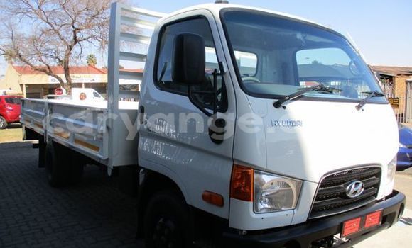 Buy Used Hyundai H100 White Truck in Windhoek in Namibia