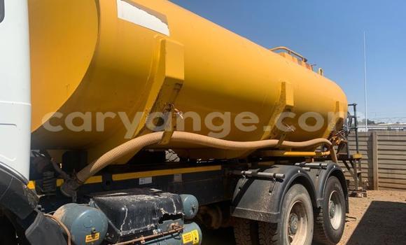 Acheter Occasion Utilitaire Mercedes‒Benz 2628 Blanc à Windhoek, Namibie Acheter Occasion Utilitaire Mercedes‒Benz 2628 Blanc à Windhoek, Namibie