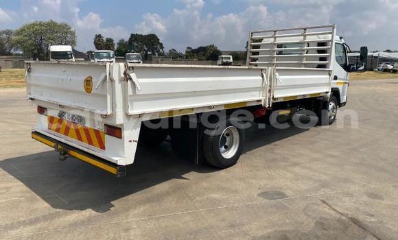 Acheter Occasion Utilitaire Mitsubishi L400 Blanc à Windhoek, Namibie Acheter Occasion Utilitaire Mitsubishi L400 Blanc à Windhoek, Namibie