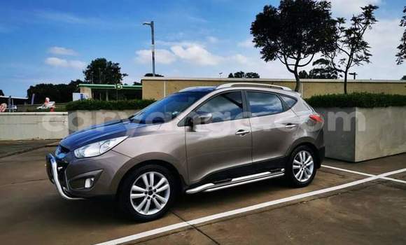 Buy Used Hyundai Ix35 Silver Car in Gobabis in Omaheke