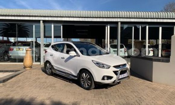 Buy Used Hyundai Ix35 White Car in Swakopmund in Namibia