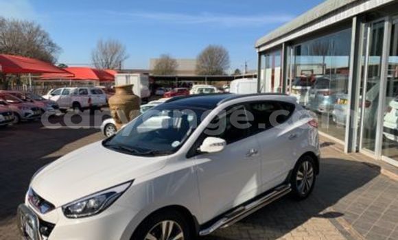 Acheter Occasion Voiture Hyundai Ix35 Blanc à Swakopmund, Namibie Acheter Occasion Voiture Hyundai Ix35 Blanc à Swakopmund, Namibie