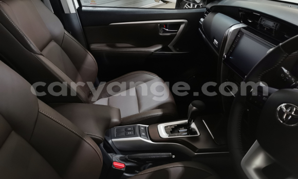 Acheter Occasion Voiture Toyota Fortuner Blanc à Grootfontein, Namibie Acheter Occasion Voiture Toyota Fortuner Blanc à Grootfontein, Namibie