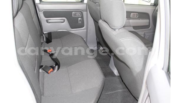 Acheter Occasion Voiture Nissan Hardbody Blanc à Windhoek, Namibie Acheter Occasion Voiture Nissan Hardbody Blanc à Windhoek, Namibie