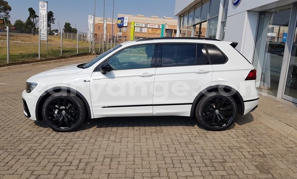 Buy Used Volkswagen Tiguan White Car in Karasburg in Karas Buy Used Volkswagen Tiguan White Car in Karasburg in Karas