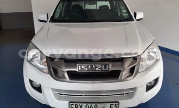 Buy Used Isuzu KB White Car in Walvis Bay in Namibia