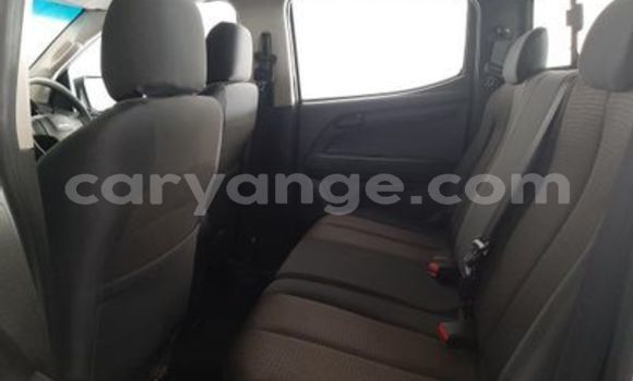 Acheter Occasion Voiture Isuzu KB Blanc à Walvis Bay, Namibie Acheter Occasion Voiture Isuzu KB Blanc à Walvis Bay, Namibie