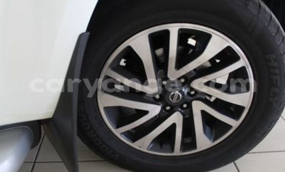 Acheter Occasion Voiture Nissan Navara Blanc à Windhoek, Namibie Acheter Occasion Voiture Nissan Navara Blanc à Windhoek, Namibie