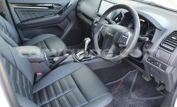 Buy Used Isuzu D–MAX White Car in Windhoek in Namibia Buy Used Isuzu D–MAX White Car in Windhoek in Namibia