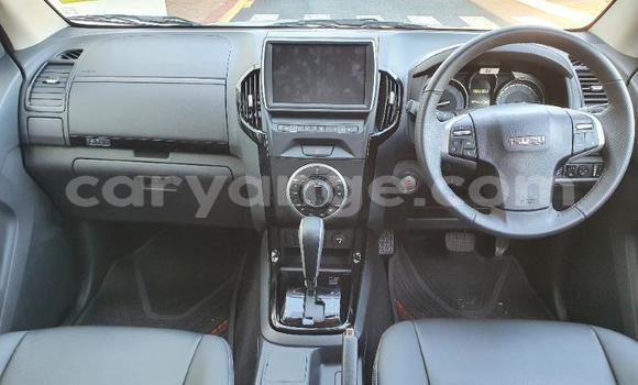 Buy Used Isuzu D–MAX White Car in Windhoek in Namibia Buy Used Isuzu D–MAX White Car in Windhoek in Namibia