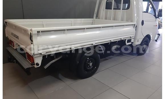 Acheter Occasion Utilitaire Hyundai H100 Blanc à Gobabis, Omaheke Acheter Occasion Utilitaire Hyundai H100 Blanc à Gobabis, Omaheke