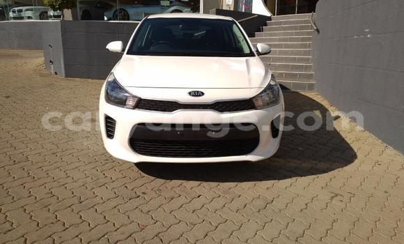 Acheter Occasion Voiture Kia Rio Blanc à Gobabis, Omaheke Acheter Occasion Voiture Kia Rio Blanc à Gobabis, Omaheke