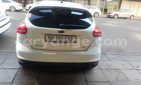 Acheter Occasion Voiture Ford Focus Blanc à Windhoek, Namibie Acheter Occasion Voiture Ford Focus Blanc à Windhoek, Namibie