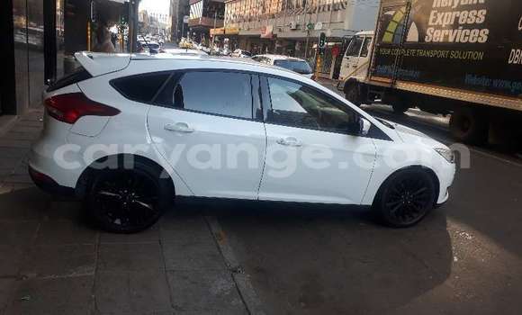Acheter Occasion Voiture Ford Focus Blanc à Windhoek, Namibie Acheter Occasion Voiture Ford Focus Blanc à Windhoek, Namibie