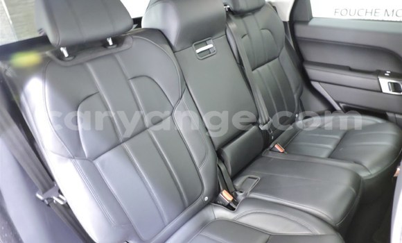 Acheter Occasion Voiture Land Rover Range Rover Vogue Blanc à Walvis Bay, Namibie Acheter Occasion Voiture Land Rover Range Rover Vogue Blanc à Walvis Bay, Namibie