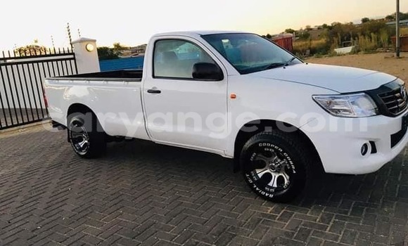 Buy Used Toyota Pickup White Car in Windhoek in Namibia Buy Used Toyota Pickup White Car in Windhoek in Namibia