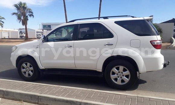 Buy Used Toyota Fortuner White Car in Windhoek in Namibia Buy Used Toyota Fortuner White Car in Windhoek in Namibia