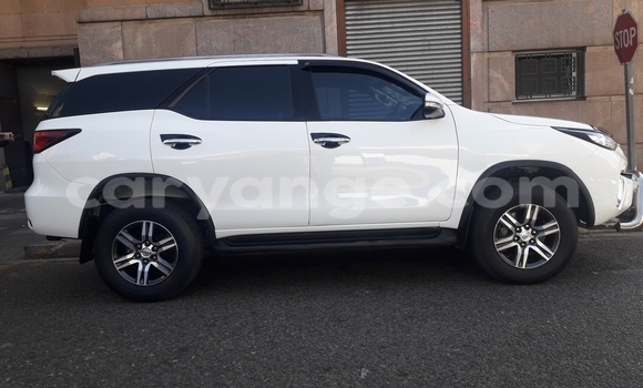 Acheter Occasion Voiture Toyota Fortuner Blanc à Windhoek, Namibie Acheter Occasion Voiture Toyota Fortuner Blanc à Windhoek, Namibie