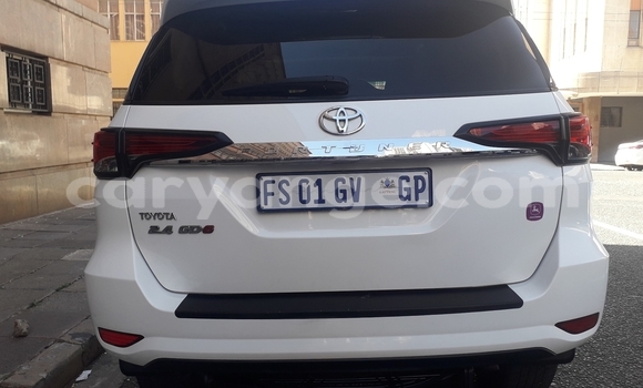 Acheter Occasion Voiture Toyota Fortuner Blanc à Windhoek, Namibie Acheter Occasion Voiture Toyota Fortuner Blanc à Windhoek, Namibie