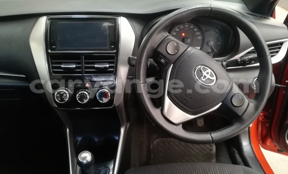 Acheter Occasion Voiture Toyota Yaris Rouge à Windhoek, Namibie Acheter Occasion Voiture Toyota Yaris Rouge à Windhoek, Namibie