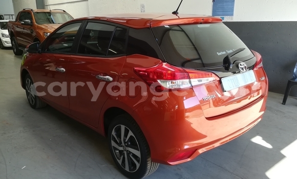 Acheter Occasion Voiture Toyota Yaris Rouge à Windhoek, Namibie Acheter Occasion Voiture Toyota Yaris Rouge à Windhoek, Namibie