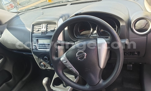 Acheter Occasion Voiture Nissan Almera Beige à Windhoek, Namibie Acheter Occasion Voiture Nissan Almera Beige à Windhoek, Namibie