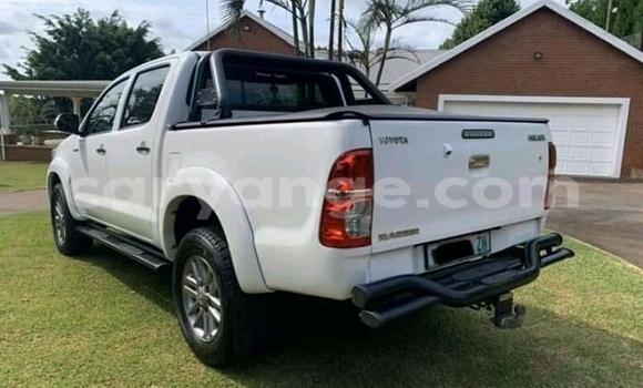 Acheter Occasion Voiture Toyota Hilux Blanc à Gobabis, Omaheke Acheter Occasion Voiture Toyota Hilux Blanc à Gobabis, Omaheke