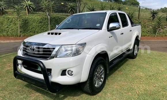 Acheter Occasion Voiture Toyota Hilux Blanc à Gobabis, Omaheke Acheter Occasion Voiture Toyota Hilux Blanc à Gobabis, Omaheke