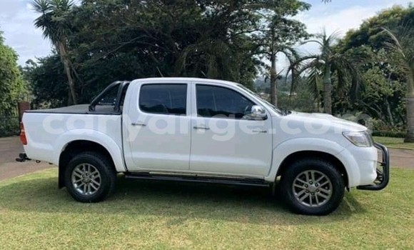 Acheter Occasion Voiture Toyota Hilux Blanc à Gobabis, Omaheke Acheter Occasion Voiture Toyota Hilux Blanc à Gobabis, Omaheke