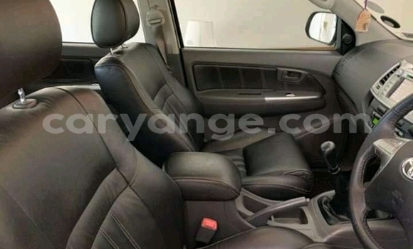 Acheter Occasion Voiture Toyota Hilux Blanc à Gobabis, Omaheke Acheter Occasion Voiture Toyota Hilux Blanc à Gobabis, Omaheke