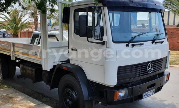 Acheter Occasion Utilitaire Mercedes‒Benz 2628 Blanc à Windhoek, Namibie Acheter Occasion Utilitaire Mercedes‒Benz 2628 Blanc à Windhoek, Namibie