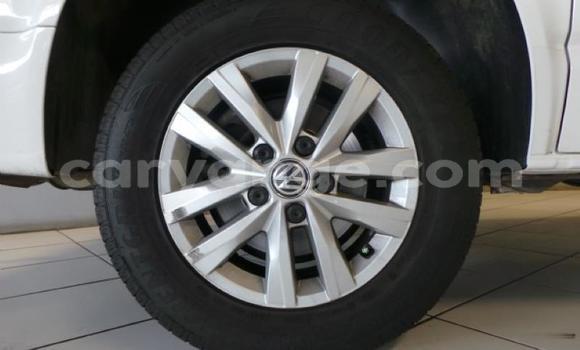 Buy Used Volkswagen Caravelle White Car in Swakopmund in Namibia Buy Used Volkswagen Caravelle White Car in Swakopmund in Namibia