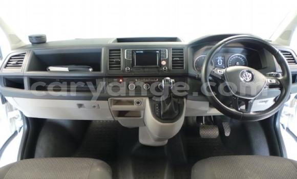 Buy Used Volkswagen Caravelle White Car in Swakopmund in Namibia Buy Used Volkswagen Caravelle White Car in Swakopmund in Namibia