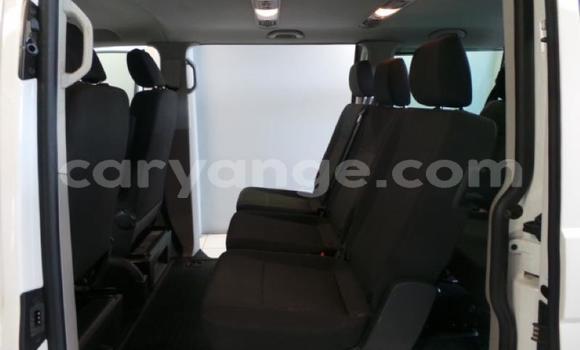 Buy Used Volkswagen Caravelle White Car in Swakopmund in Namibia Buy Used Volkswagen Caravelle White Car in Swakopmund in Namibia