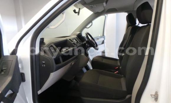 Buy Used Volkswagen Caravelle White Car in Swakopmund in Namibia Buy Used Volkswagen Caravelle White Car in Swakopmund in Namibia