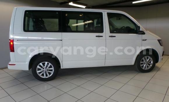 Buy Used Volkswagen Caravelle White Car in Swakopmund in Namibia Buy Used Volkswagen Caravelle White Car in Swakopmund in Namibia
