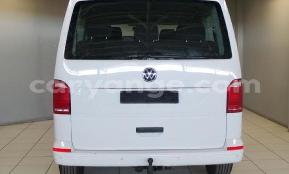 Buy Used Volkswagen Caravelle White Car in Swakopmund in Namibia Buy Used Volkswagen Caravelle White Car in Swakopmund in Namibia