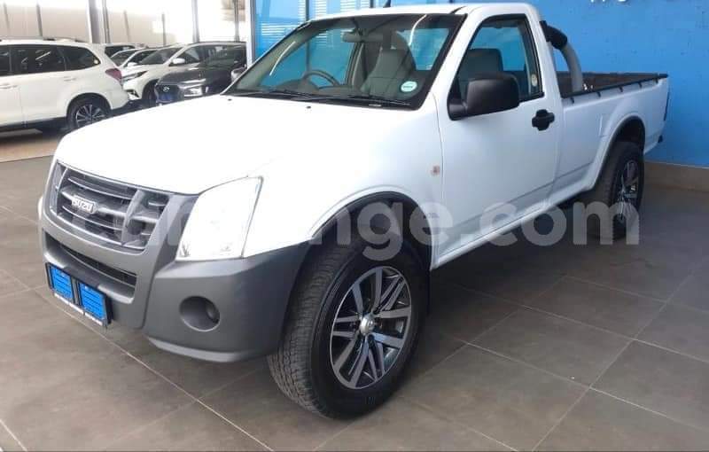 Big with watermark isuzu kb erongo otjimbingwe 14981