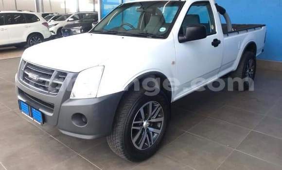 Acheter Occasion Voiture Isuzu KB Blanc à Otjimbingwe, Erongo