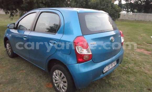 Acheter Occasion Voiture Toyota Etios Bleu à Windhoek, Namibie Acheter Occasion Voiture Toyota Etios Bleu à Windhoek, Namibie
