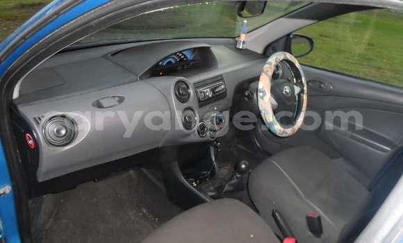 Acheter Occasion Voiture Toyota Etios Bleu à Windhoek, Namibie Acheter Occasion Voiture Toyota Etios Bleu à Windhoek, Namibie