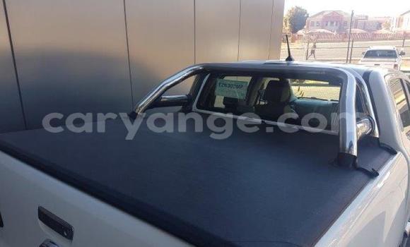 Acheter Occasion Voiture Mazda BT-50 Blanc à Walvis Bay, Namibie Acheter Occasion Voiture Mazda BT-50 Blanc à Walvis Bay, Namibie