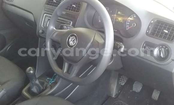 Acheter Occasion Voiture Volkswagen Polo Rouge à Windhoek, Namibie Acheter Occasion Voiture Volkswagen Polo Rouge à Windhoek, Namibie