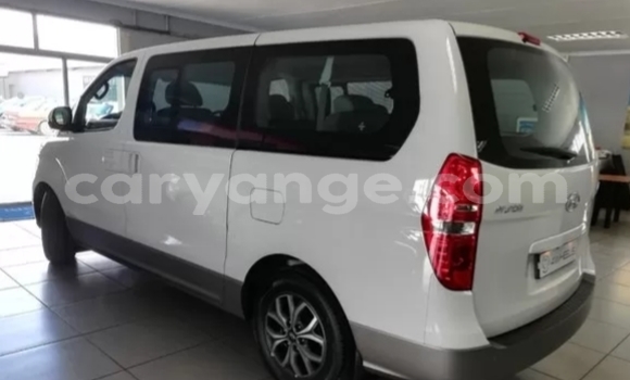 Buy Used Hyundai H1 White Car in Windhoek in Namibia Buy Used Hyundai H1 White Car in Windhoek in Namibia